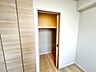 収納：木目調の建具が、温もりある空間を演出します