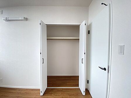 季節ごとの大物もしまえるたっぷりの収納スペース。