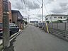 外観：前面道路含む現地写真 