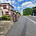 外観：前面道路含む現地写真 