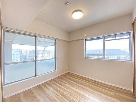 洋室は子供部屋にもちょうどいいサイズ感。 