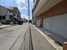 外観：前面道路含む現地写真 