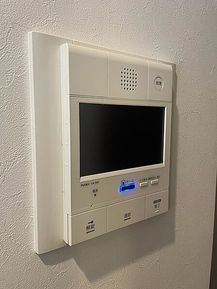 ■ ＴＶモニタ付インタホンでセキュリティ面にも配慮 ■ 