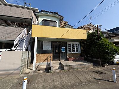外観：JR京浜東北・武蔵野線「南浦和」駅東口徒歩1分、提携駐車場もあります。エステート白馬南浦和店までお気軽にお問い合わせください。 