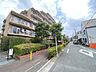 外観：前面道路含む現地写真 