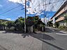 外観：前面道路含む現地写真 