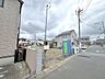 外観：前面道路含む外観