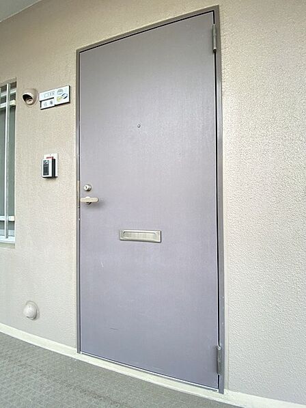 落ち着いたデザインの玄関です。
