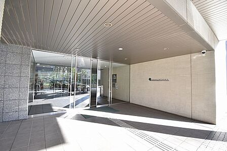 エントランス中
