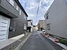 外観：前面道路含む外観