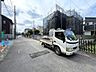 外観：前面道路含む現地写真 