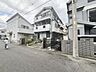 外観：前面道路含む外観