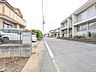 外観：前面道路含む外観写真