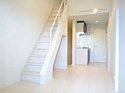 武蔵野テラス 2階ワンルームのリビング/ダイニング