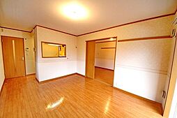 スカイピーク参番館 101 1階1LDKのリビング/ダイニング