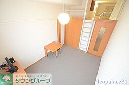 レオパレスＲＡＦＦＩＮＥ 2階1Kのリビング/ダイニング