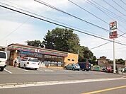 セブンイレブン松戸河原塚店 徒歩6分。 410m