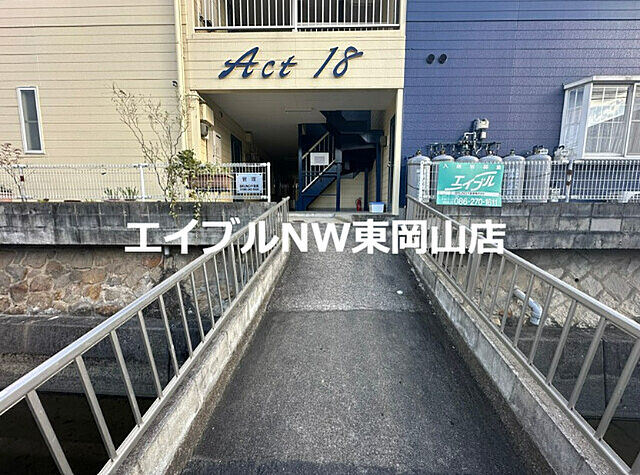 12 / 19