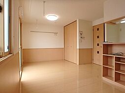 メイプルリーフ C 1階1LDKのリビング/ダイニング