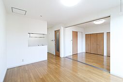 ブライト・コート B 2階2LDKのリビング/ダイニング