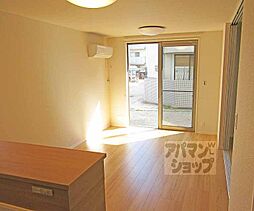 京都地下鉄東西線 御陵駅 徒歩12分の賃貸アパート 2階1LDKのリビング/ダイニング