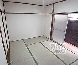 シェラトン深草 203 2階1Kのリビング/ダイニング