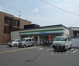 ファミリーマート京都薬科大学前店まで86m