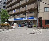 ローソン　山科駅前店まで243m