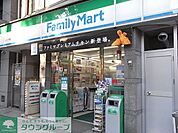 ファミリーマート護国寺駅前店 徒歩5分。コンビニ 390m