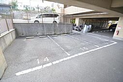 11 / 16