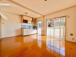 舎人吉岡ハイツ 302 3階2LDKのリビング/ダイニング