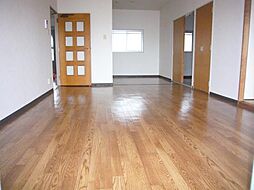 シャトレアン 102 1階3LDKのリビング/ダイニング