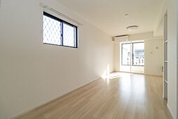 グルックスドルフ II 1階1LDKのリビング/ダイニング