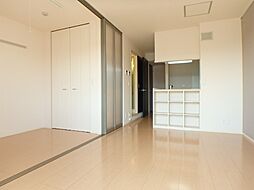 クレストコート B 3階1LDKのリビング/ダイニング