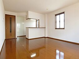 クレセント B 1階1LDKのリビング/ダイニング