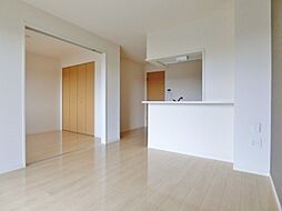 ヴァン・ヌーボ 1階1LDKのリビング/ダイニング