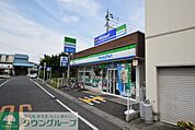 ファミリーマート白岡駅東口店 徒歩13分。コンビニ 1000m