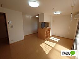 ウィルコート　A 202 2階1LDKのリビング/ダイニング