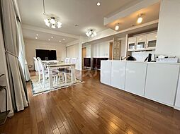 レクセルガーデン新八柱 7階1LDKのリビング/ダイニング