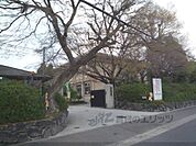嵐山小学校まで1700メートル