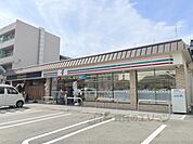 セブンイレブン　京都西七条店まで300メートル
