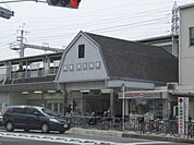 阪急西京極駅まで640メートル