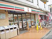 セブンイレブン　西京極駅前店まで410メートル