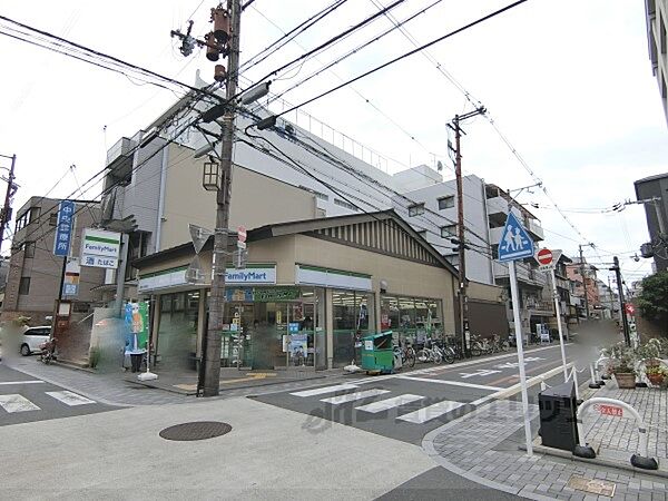 画像21:ファミリーマート　京都三条高倉店まで220メートル
