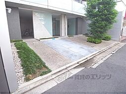 6 / 10