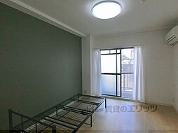 グランタック竜安寺 112 1階ワンルームのリビング/ダイニング