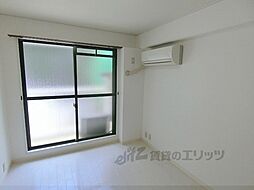 京都市営烏丸線 北大路駅 バス14分 衣笠氷室町下車 徒歩2分の賃貸マンション 1階1Kのリビング/ダイニング