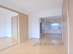 フラット8 4階1LDKのリビング/ダイニング