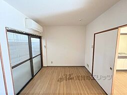 JR山陰本線 円町駅 徒歩7分の賃貸マンション 1階1DKのリビング/ダイニング