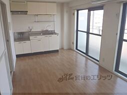 エントピア嵐山 401 4階1LDKのリビング/ダイニング